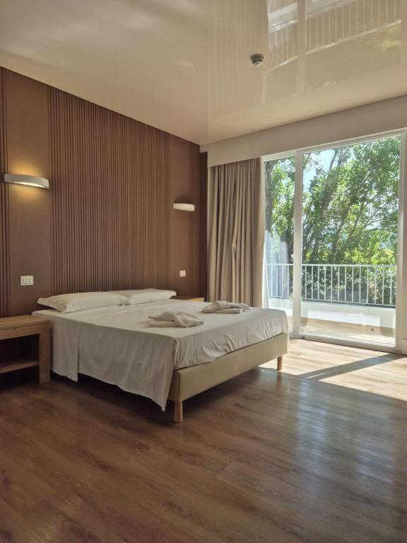 Suite Hotel Dominicus Grisolia Exterior photo