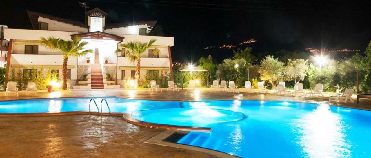 Suite Hotel Dominicus Grisolia Exterior photo
